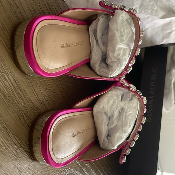 Banana Republic Pink Satin Embellished Strap Mule - Like New In Box - Picture 10 of 17